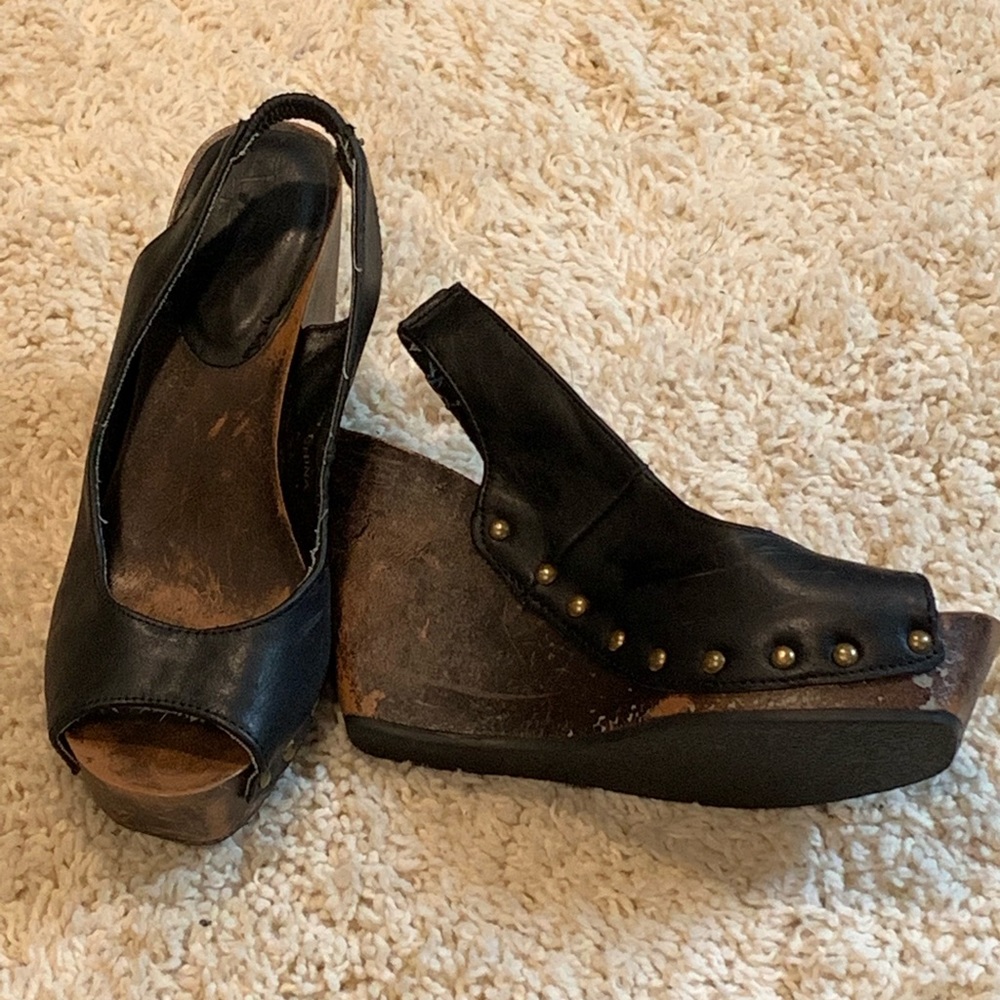 Rustic Black and Brown Wedges